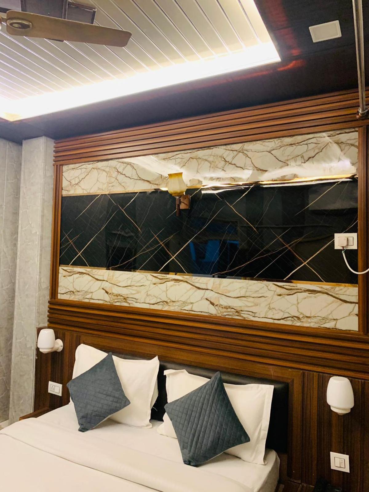 The For U - A Luxury Stay Rishīkesh Esterno foto